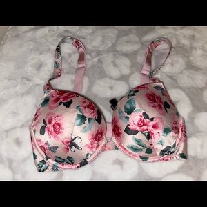 Victoria’s Secret Shine Strap Bra